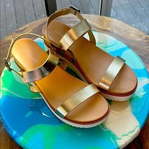 Strappy Platform Sandals Beige White and Gold, size 8